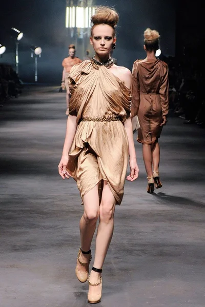 Look 33